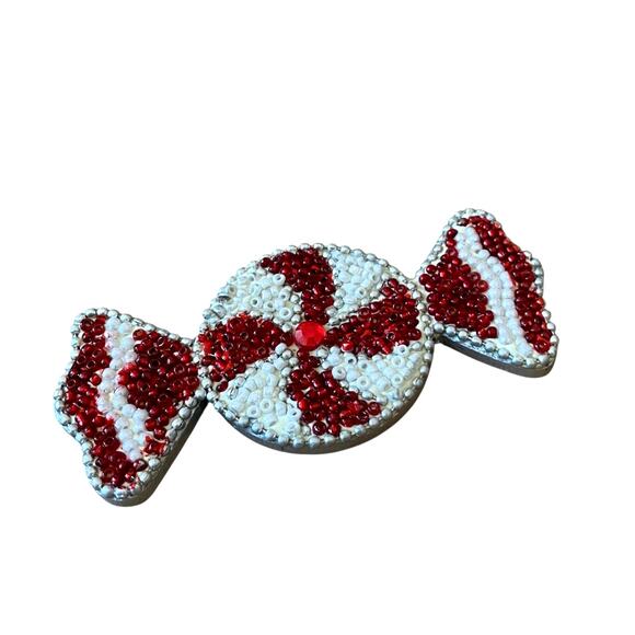 Tahari Beaded Peppermint Candy Napkin Rings Set of 6 Red White Christmas Holiday - Picture 3 of 5